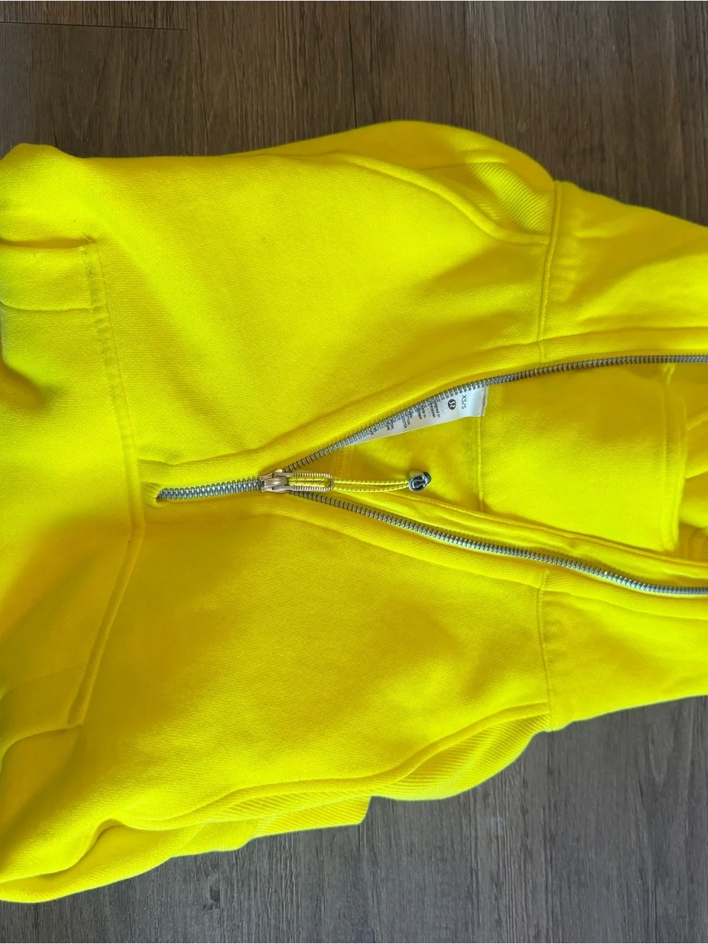 LIKE NEW Women’s Lululemon Sonic Yellow Pullover Size XS/S